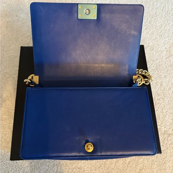 Chanel Blue Quilted Leather Bag - Picture 3 of 12